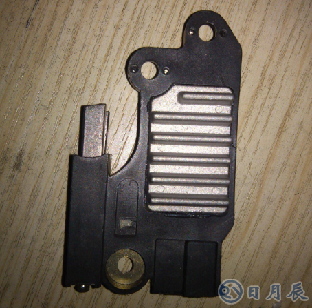 汽車電路是靠什么穩(wěn)壓的？汽車電源穩(wěn)壓器真的有用嗎？